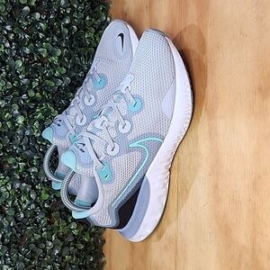 Nike Renew Running Shoes | Size: 9.5 Womens | Grey